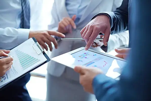 The procurement vs purchasing process in a supply chain